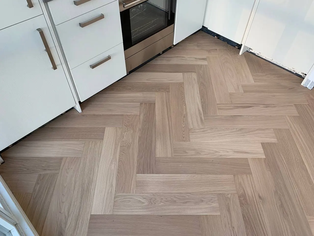 Herringbone 5×25", Cream Oak, Etobicoke hardwood flooring project by Floors Toronto