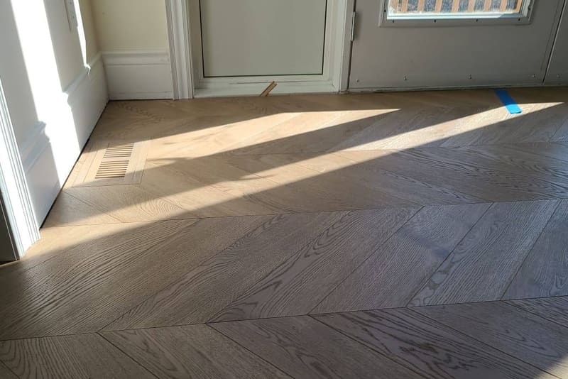 Chevron 5×25½", Mist Oak, Toronto hardwood flooring project by Floors Toronto