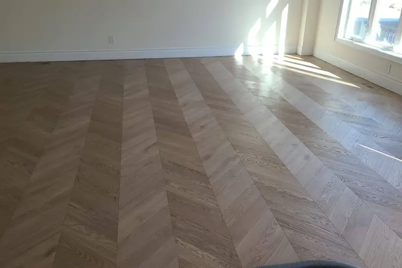 Chevron 5×25½", Mist Oak, Toronto hardwood flooring project by Floors Toronto