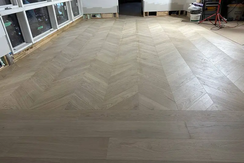 Chevron 5×25½", Soft White, Mississauga hardwood flooring project by Floors Toronto