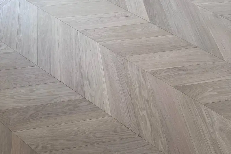 Chevron 5×25½", Soft White, Mississauga hardwood flooring project by Floors Toronto