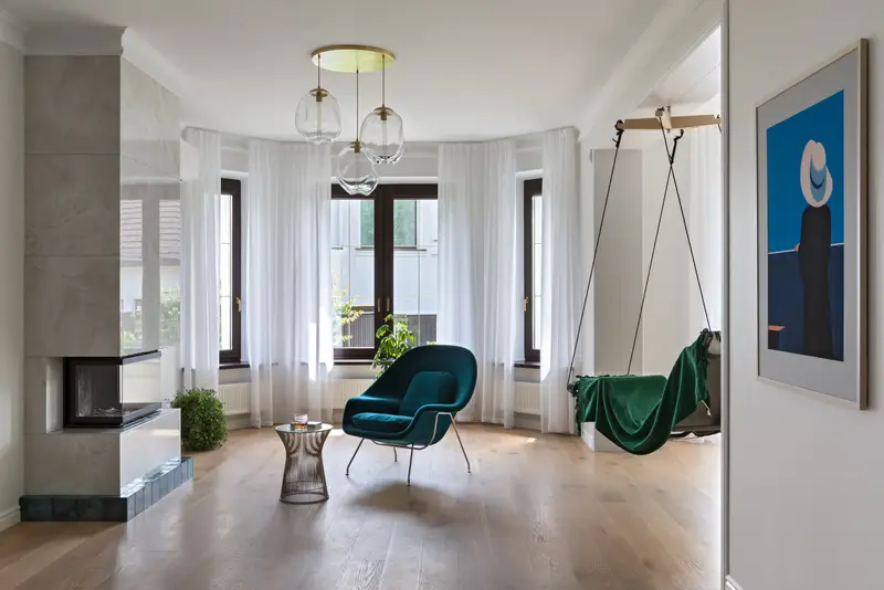 Straight plank European white oak, Warm Buff, Richmond Hill hardwood flooring project by Floors Toronto