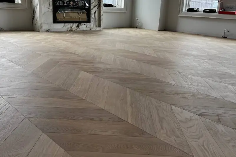 Chevron 5×25½", Warm Buff, Vaughan hardwood flooring project by Floors Toronto